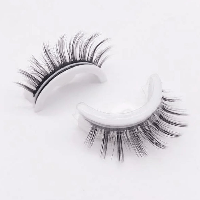 Lashy™ - Deine Schönheit, leicht gemacht: Mühelose Wimpern, die haften bleiben!
