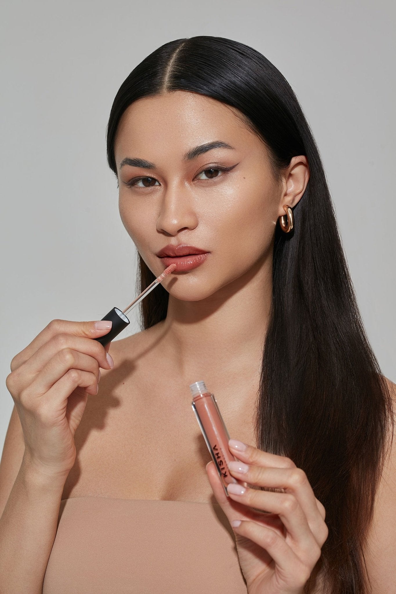 LuxeGloss – Kisha | Schaffen Sie üppiges Volumen für ein atemberaubendes Finish.