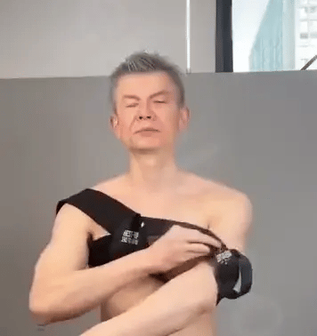 ZenithFit – Perfektionieren Sie Ihre Haltung, steigern Sie Ihre Präsenz.